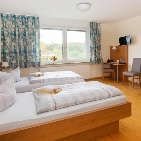Gaestehaus Otel Puschendorf