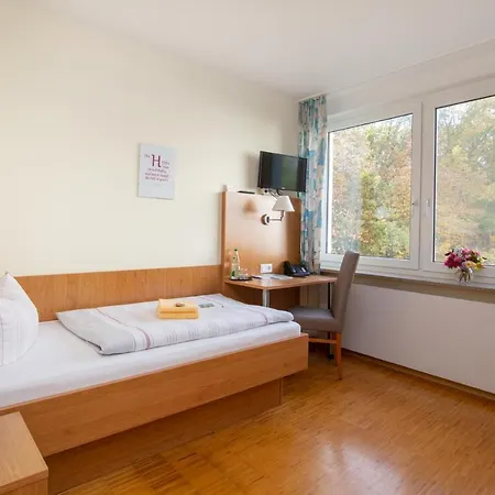 Otel Gaestehaus Puschendorf
