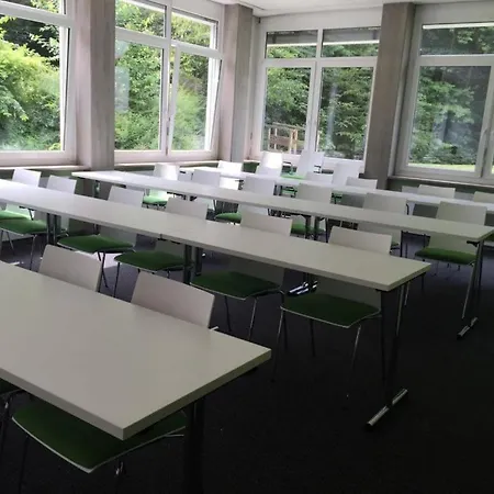 Gaestehaus Otel Puschendorf